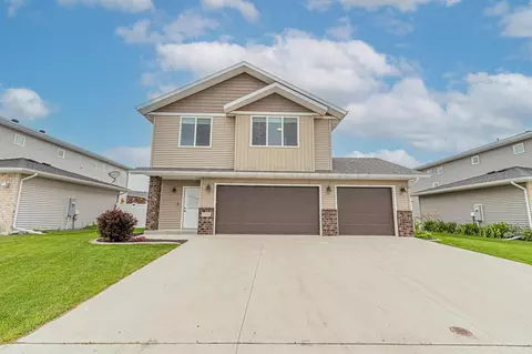 798 Albert Dr W, West Fargo, ND 58078