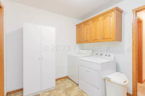 1146 Eagle Park Dr S, Fargo, ND 58104 photo 27
