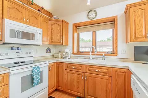 1146 Eagle Park Dr S, Fargo, ND 58104 photo 6