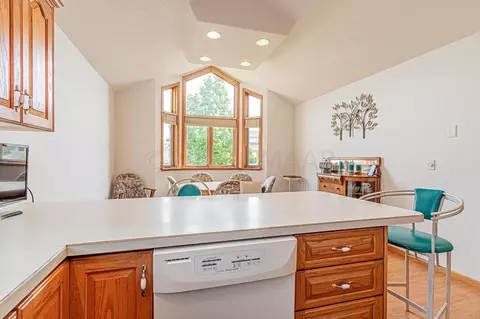 1146 Eagle Park Dr S, Fargo, ND 58104 photo 9