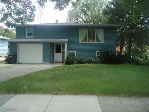 1618 16 St S, Fargo, ND 58103