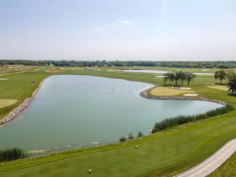 524 Sunset Dr, Oxbow, ND 58047 photo 4