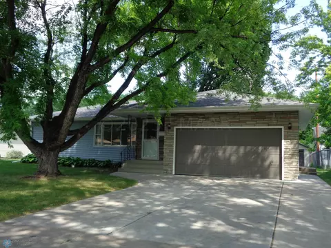 2401 8 St N, Fargo, ND 58102