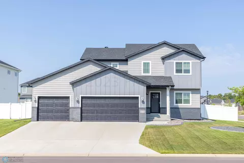 6576 59 Ave S, Fargo, ND 58104