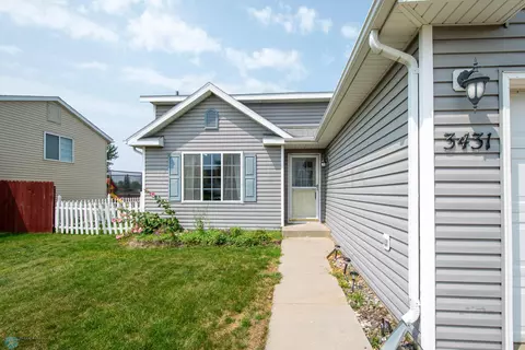3431 39th St S, Moorhead, MN 56560