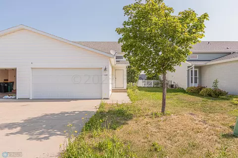 1134 38 12 Ave W, West Fargo, ND 58078