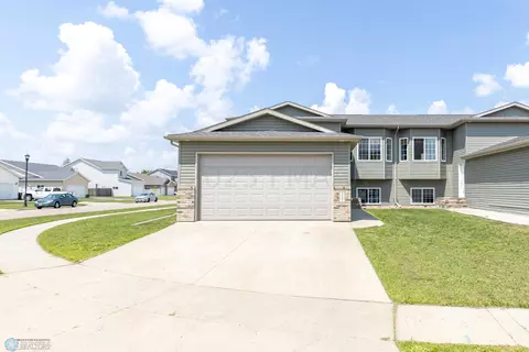 3507 Eagle Run Dr, West Fargo, ND 58078