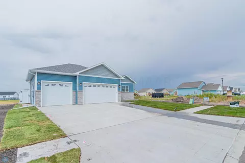 7321 29 St S, Fargo, ND 58104