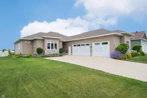 410 Freedom Ter E, West Fargo, ND 58078