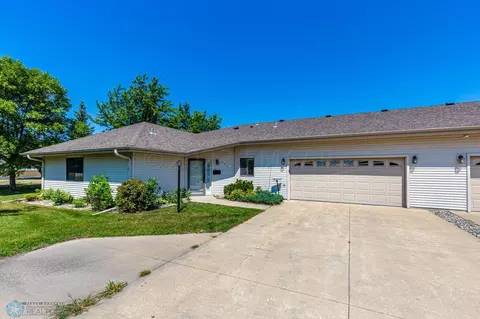 2910 12 Ave S, Moorhead, MN 56560