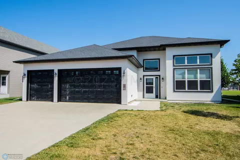 222 34 Ave E, West Fargo, ND 58078