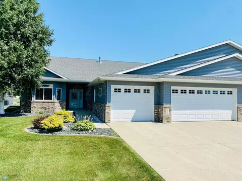 4251 Coventry Dr S, Fargo, ND 58104