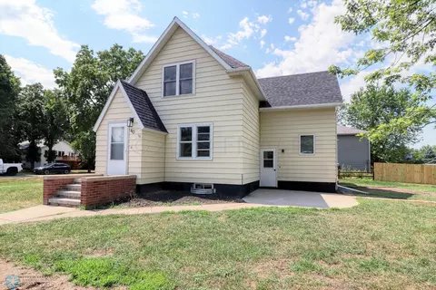 40 2 Ave S, Kindred, ND 58051