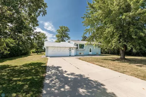 3609 28 St N, Moorhead, MN 56560