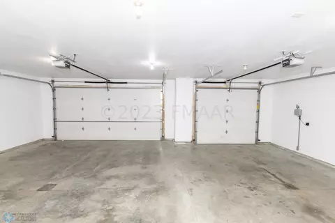 664 Hampton Dr E, Moorhead, MN 56560 photo 54