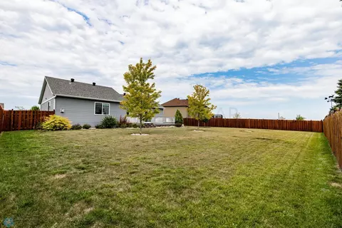 664 Hampton Dr E, Moorhead, MN 56560 photo 65