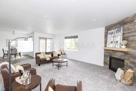 664 Hampton Dr E, Moorhead, MN 56560 photo 20