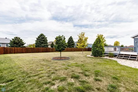 664 Hampton Dr E, Moorhead, MN 56560 photo 67