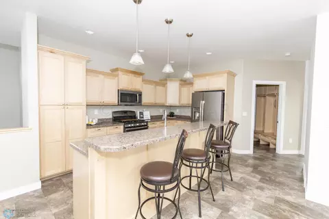 664 Hampton Dr E, Moorhead, MN 56560 photo 12