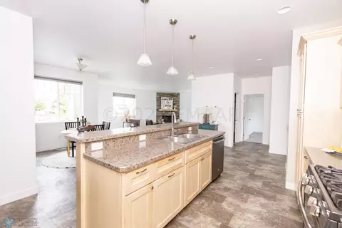 664 Hampton Dr E, Moorhead, MN 56560 photo 14