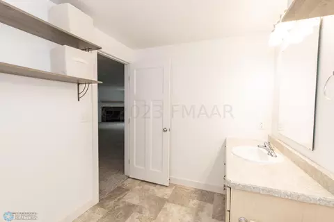 664 Hampton Dr E, Moorhead, MN 56560 photo 48