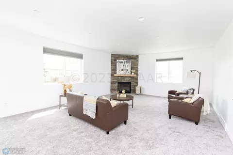 664 Hampton Dr E, Moorhead, MN 56560 photo 18