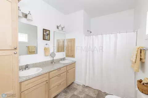 664 Hampton Dr E, Moorhead, MN 56560 photo 27