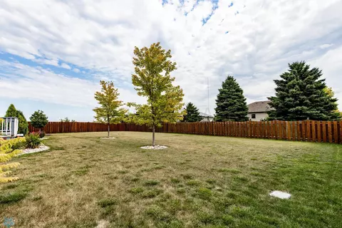 664 Hampton Dr E, Moorhead, MN 56560 photo 64