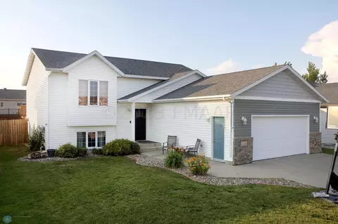 736 18 Ave W, West Fargo, ND 58078
