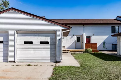 1705 25 Ave S, Fargo, ND 58103