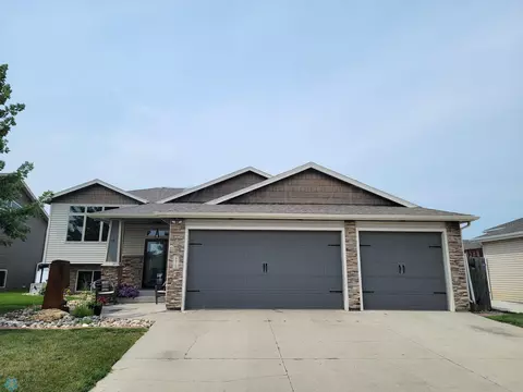 4428 10 St W, West Fargo, ND 58078