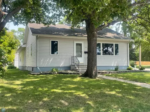 304 Oak St, Breckenridge, MN 56520