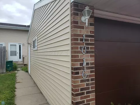 1016 1 St S, Wahpeton, ND 58075