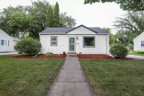 1010 19 St S, Fargo, ND 58103