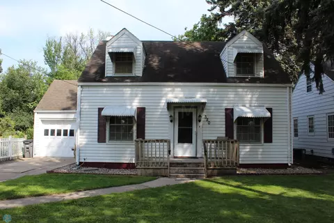 520 5th St S, Moorhead, MN 56560