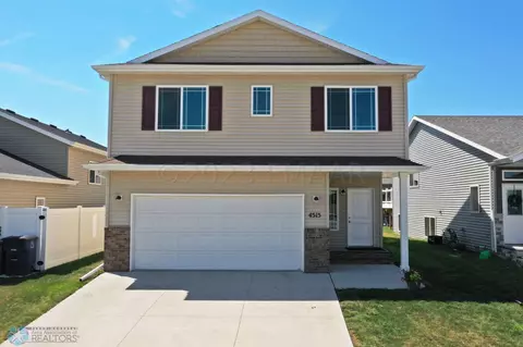 4515 18th St S, Moorhead, MN 56560