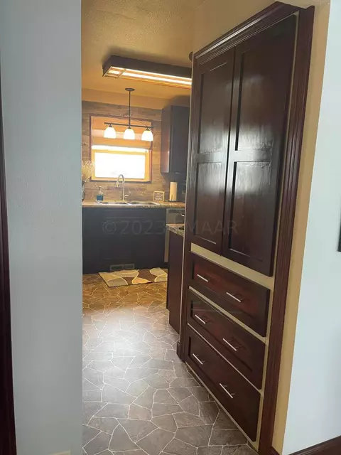 104 14th Ave E, Lisbon, ND 58054 photo 8