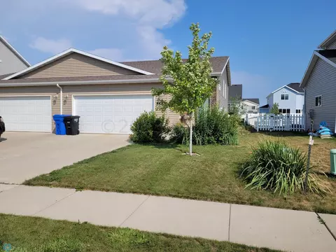 5582 59 St S, Fargo, ND 58104
