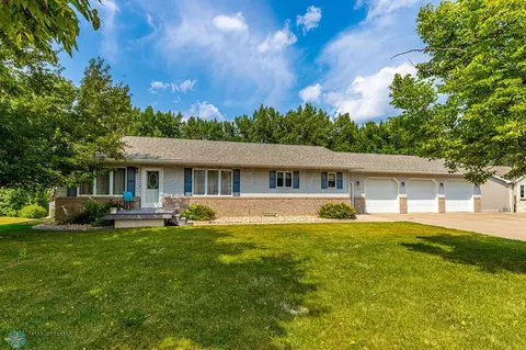 1404 Sunset Blvd, Hawley, MN 56549