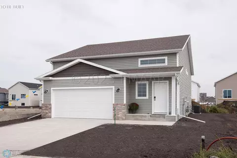 1118 60 Ave W, West Fargo, ND 58078