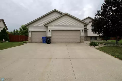 5532 14 St S, Fargo, ND 58104