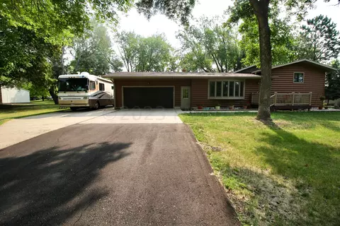 103 Rivershore Dr, Harwood, ND 58042