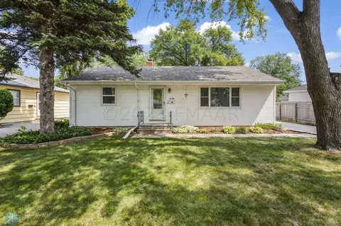 1436 11 St S, Fargo, ND 58103