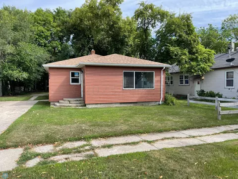 509 Monroe Ave, Mahnomen, MN 56557