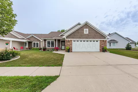 4370 44 St S, Fargo, ND 58104
