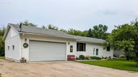 1007 5 St SE, Barnesville, MN 56514