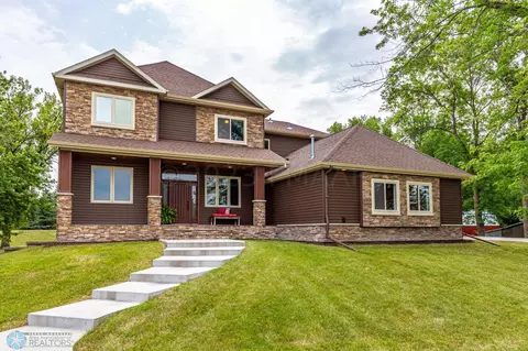4726 University Dr S, Fargo, ND 58104