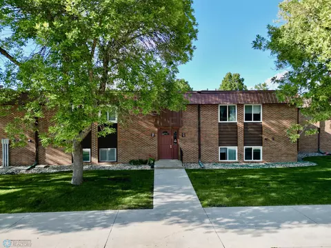 3250 15th Ave S #19, Fargo, ND 58103
