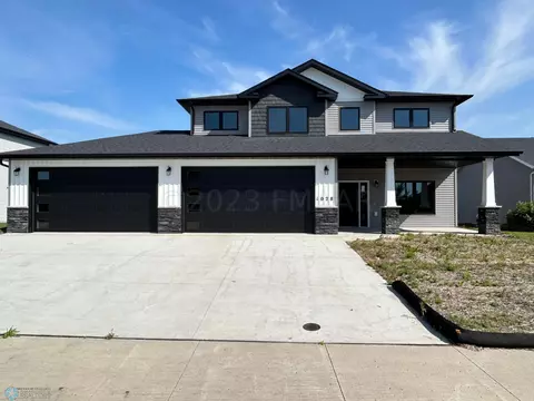 1028 50 Ave W, West Fargo, ND 58078