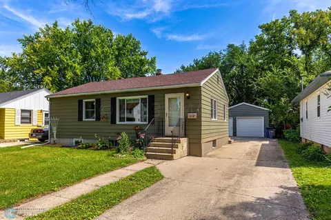 1010 10 St N, Moorhead, MN 56560
